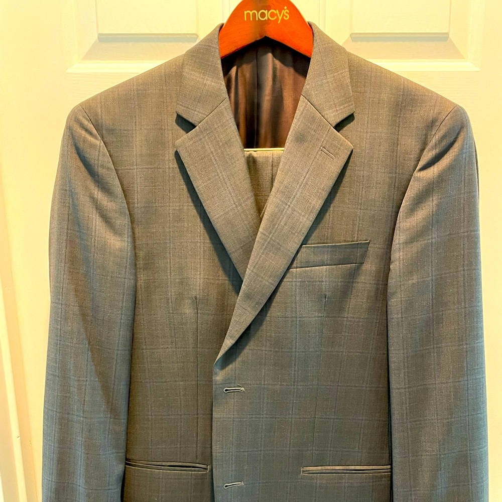 Men’s 3 piece Michale Kors suit